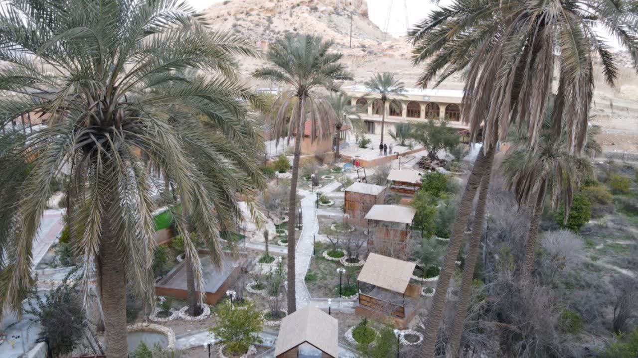 نمای باغ پدری